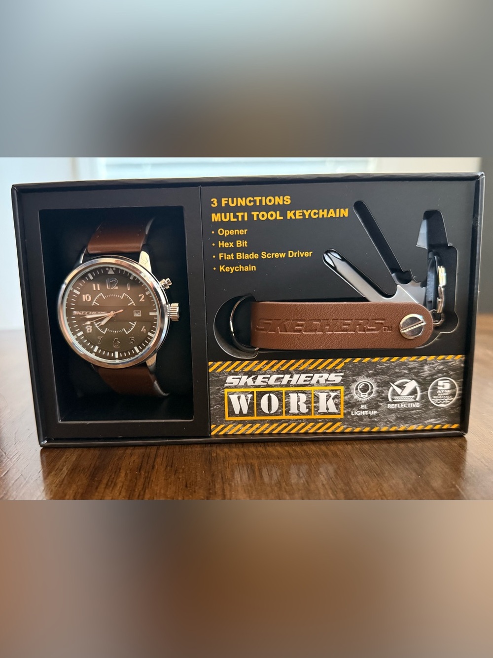 Skechers Brown Leather Strap Watch & Brown Multi-Tool Keychain Gift Set